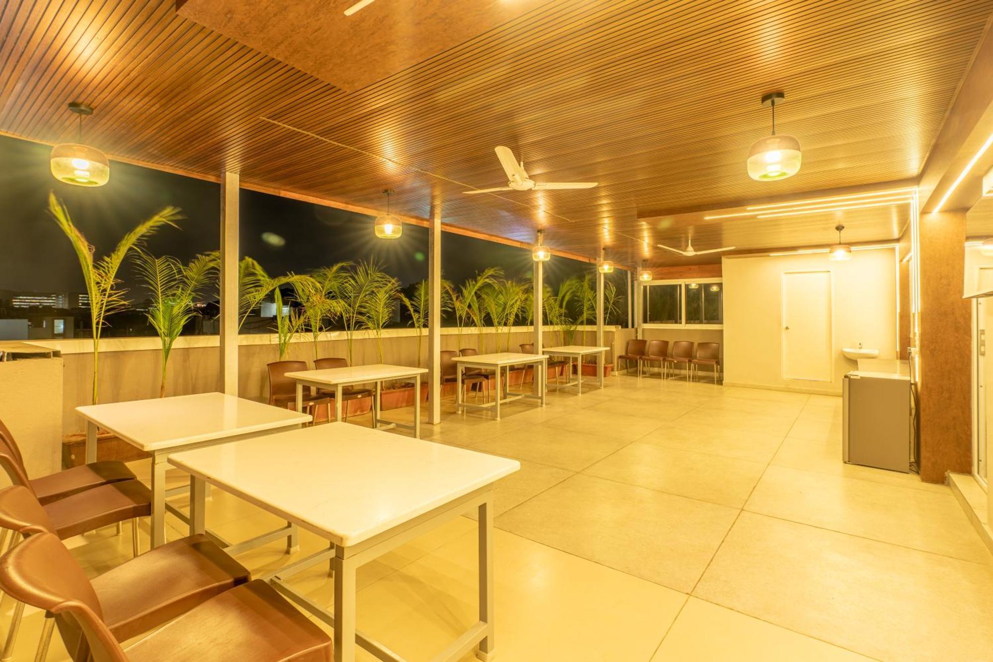 Seasons Suites Koramangala Bangalore Bagian luar foto